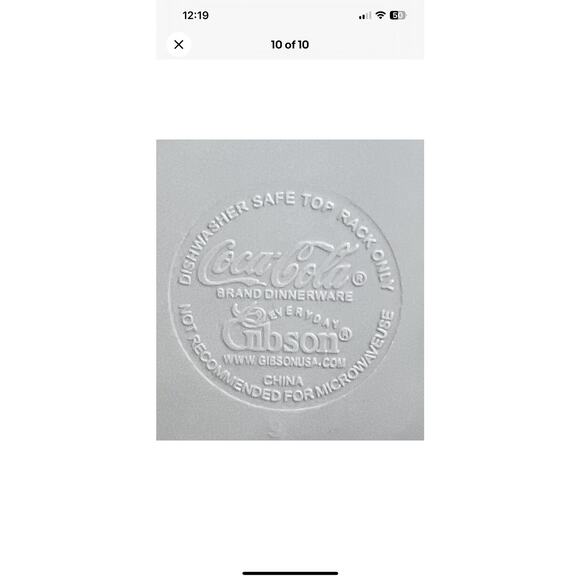 Gibson Melamine Christmas Santa Coca-Cola Dinnerware 4 Plates & Bowls - Picture 4 of 15